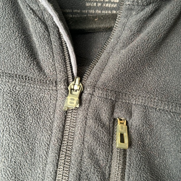 Men's L.L Bean Classic Full Zip Fleece Jacket Size Medium - Picture 3 of 6